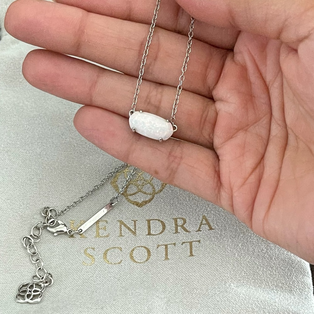 Kendra Scott Ever Necklace in White Kyocera Opal